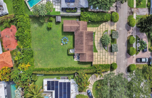 2105 Alamanda Dr Gallery 2