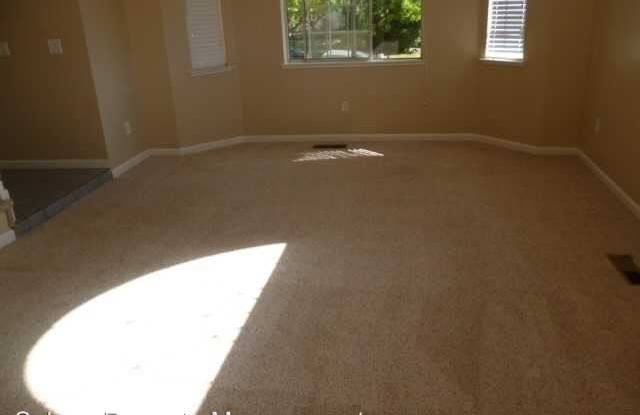 2217 Fox Glen Dr Gallery 3