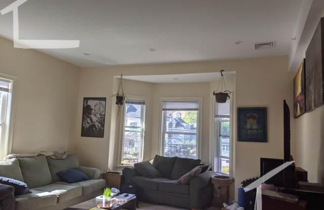 Fully Renovated 4-Bed Gem in Brighton! Gallery 4