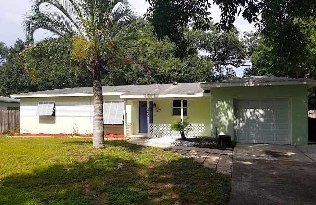1560 Robinson Drive North photos photos