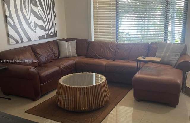 10040 SW 77th Ct - 10040 Southwest 77th Court, Kendall, FL 33156 10040 SW 77th Ct - 10040 Southwest 77th Court, Kendall, FL 33156