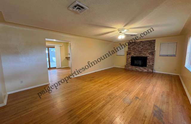 3 Bedroom, 2 Bath Home Near Baxter Regional Hospital Gallery 3