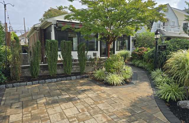 216 5th Avenue Gallery 3