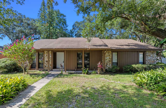 AVAILABLE NOW! 3/2 Near Down Town Winter Garden! photos photos