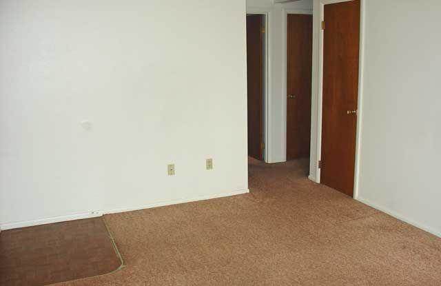 115 6th Street West Gallery 3
