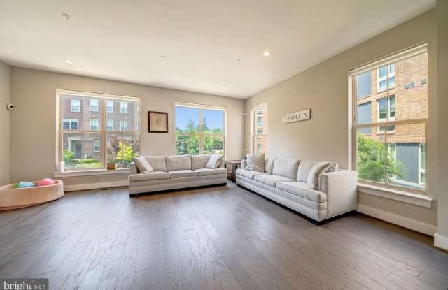 15948 CHIEFTAIN AVE Gallery 4