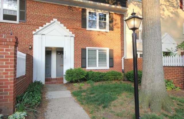 2832 WAKEFIELD Street S Gallery 2