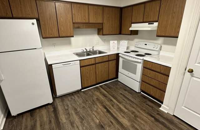 2 Bedroom 2 Bathroom Condo! - 3521 Ivy Commons Drive, Raleigh, NC 27606