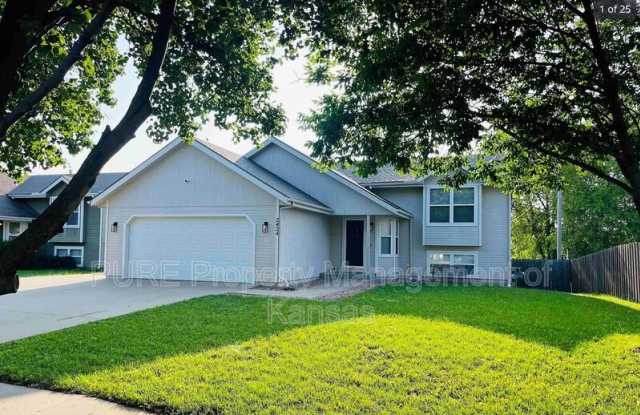 2424 SW Romar Road - 2424 Southwest Romar Road, Topeka, KS 66614