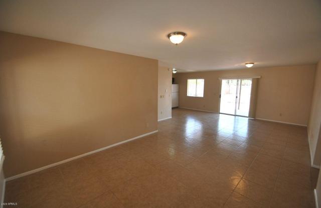 2223 E KINGS Avenue Gallery 2