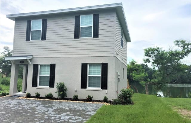 302 LAKE HARRIS DRIVE - 302 Lake Harris Drive, Lakeland Highlands, FL 33813