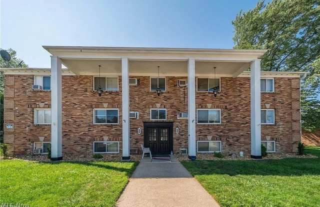 640 S Shore Court Gallery 1