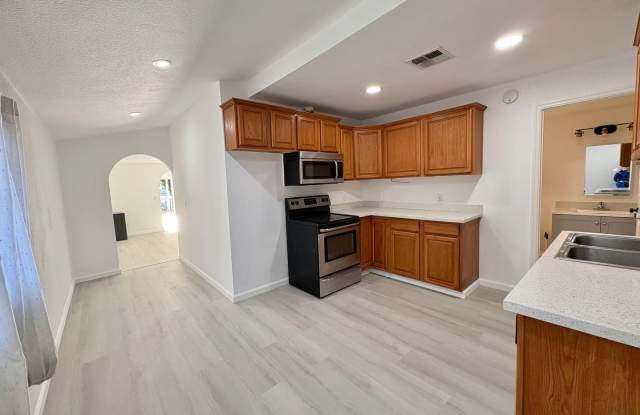 Beautifully Remodeled 2 Bedroom 1 Bath Home Downtown Brentwood - 8274 Brentwood Boulevard, Brentwood, CA 94513