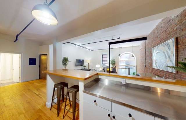 19 Stanhope St. Gallery 4