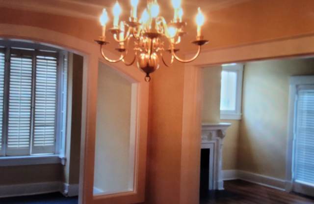 1584 Eastmoreland Avenue Gallery 2