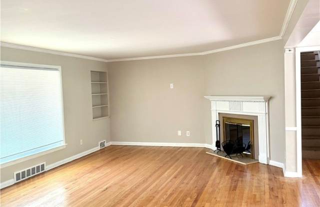 28175 Shaker Boulevard Gallery 2