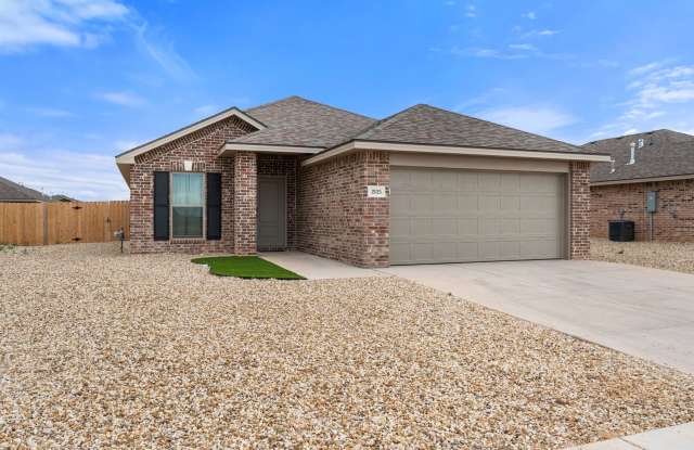 Modern 3BR Retreat Near TTU | Stylish Fully Furnished Home with Spacious Backyard Gallery 3