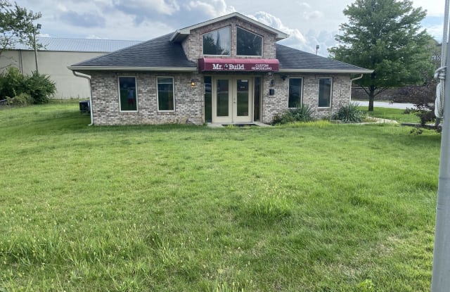 9943 East US Highway 36 - 1 - 9943 East US Highway 36, Avon, IN 46123