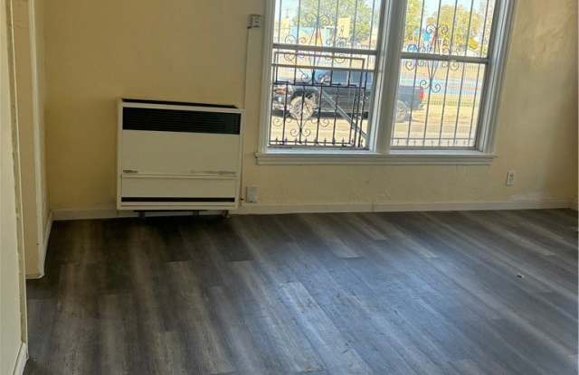 928 W 78th photos photos