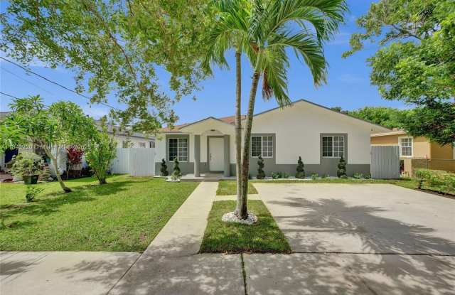 12254 SW 217th St photos photos