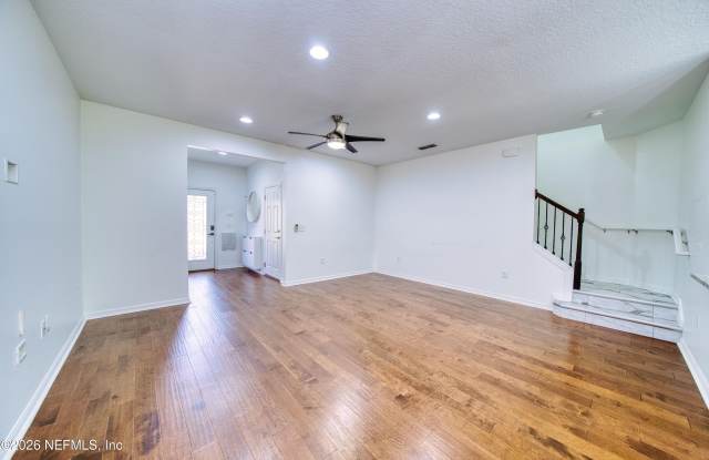 7019 COLDWATER Drive Gallery 3