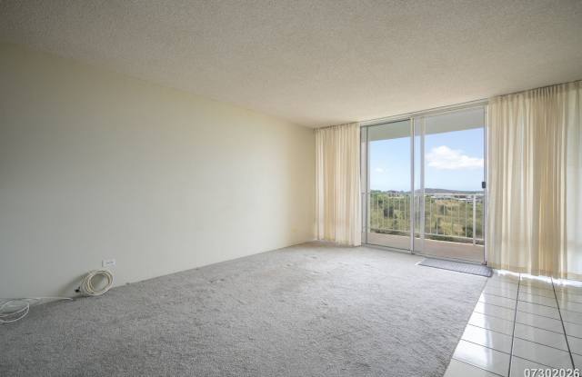 $3,000 / 2 Bed / 2 Bath / 2 Parking – Colonnade on The Green Gallery 3