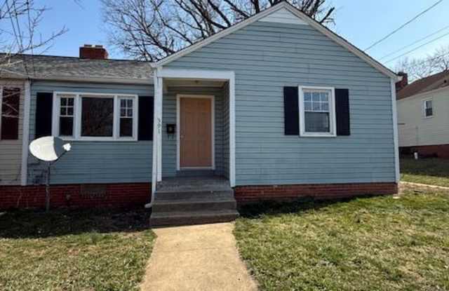 391 Cherrydale Ave - 391 Cherrydale Avenue, Front Royal, VA 22630