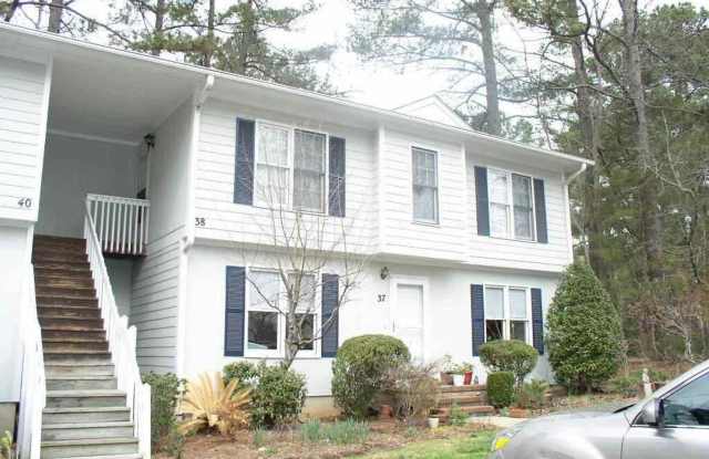 Carrboro / Brighton Sq. Apt. AVAILABLE - 121 Westview Drive, Carrboro, NC 27510