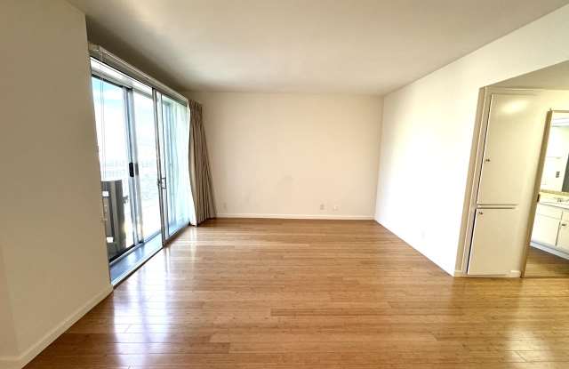 321 South San Vicente Boulevard Gallery 3