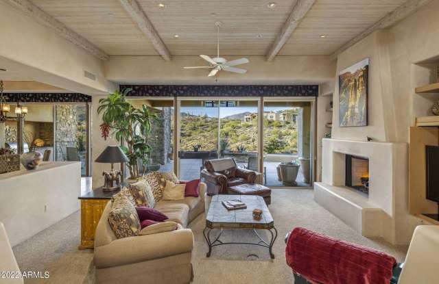 9792 E FORGOTTEN HILLS Drive Gallery 3