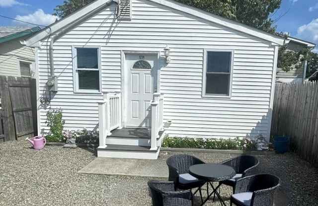1239 Oakwood Road photos photos