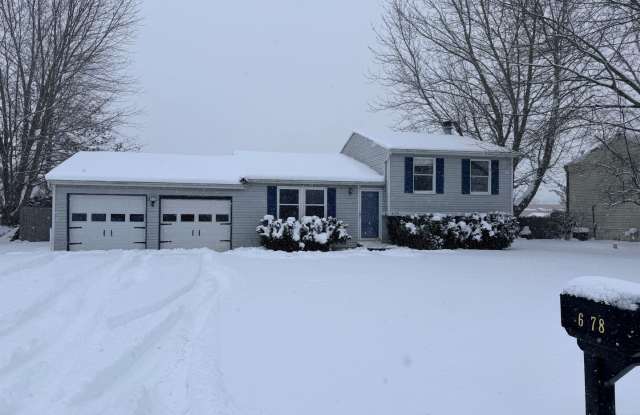 Move- In Ready 3-Bedroom Home in a Desirable Residential Area photos photos