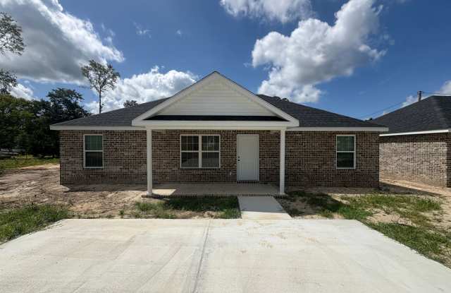 3 Bed 2 Bath - New Construction Brick Homes - 1085 Hughes Street, Soperton, GA 30457