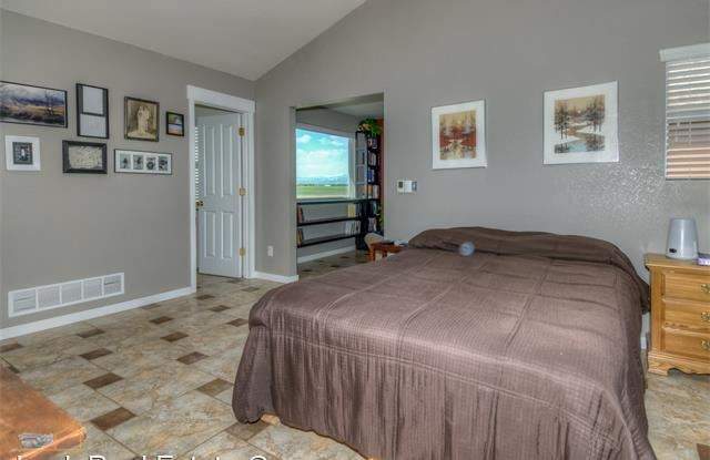 3848 Red Deer Trail Gallery 4