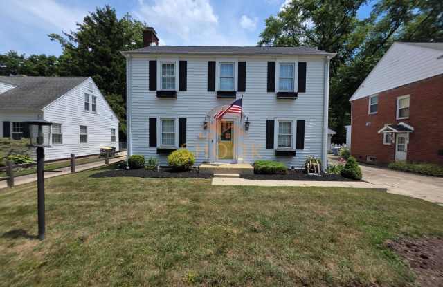 AVAILABLE JANUARY 2027 - BEAUTIFUL AND UNIQUE 4 BR HOME ACROSS CAMPUS Gallery 3
