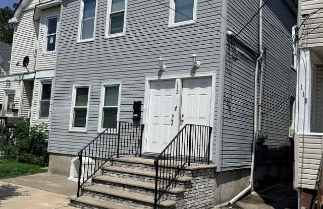 113 Grand St Gallery 1