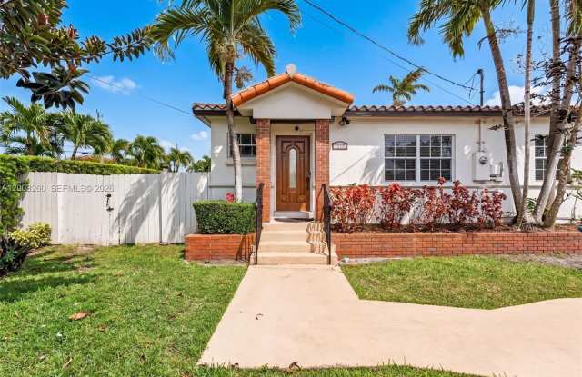 9000 SW 40th Ter photos photos