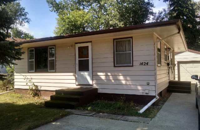 2 Bedroom House! Gallery 1