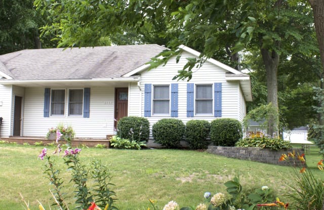 2174 Arapahoe Rd - 2174 Arapahoe Road, Ottawa County, MI 49424