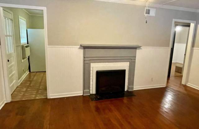408 McArthur Boulevard Gallery 2