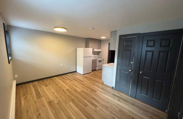 709 W 3rd St photos photos