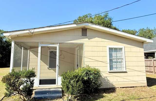 Charming 3-Bedroom Home With Screened Front Porch - 8733 Chisholm Road, Ensley, FL 32514