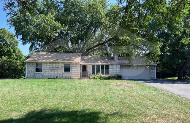 3015 Surry Lane - 3015 Surry Lane, Minnetonka, MN 55305