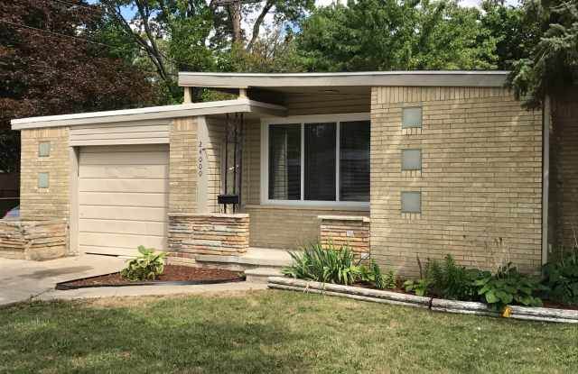 24000 Beverly Gallery 2