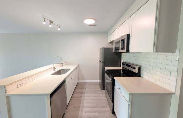 3065 Huntleigh  Drive Gallery 3