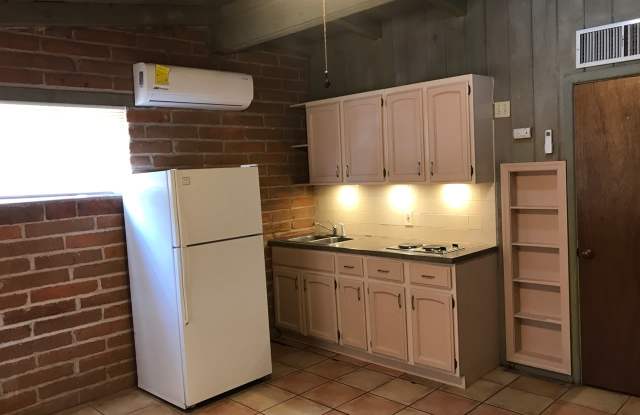 2537 East Elm Street #6 - 1 Gallery 2
