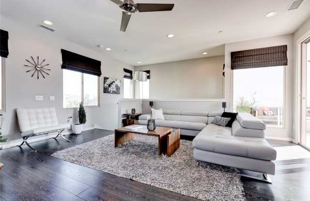 5515 Palm Drive Gallery 4