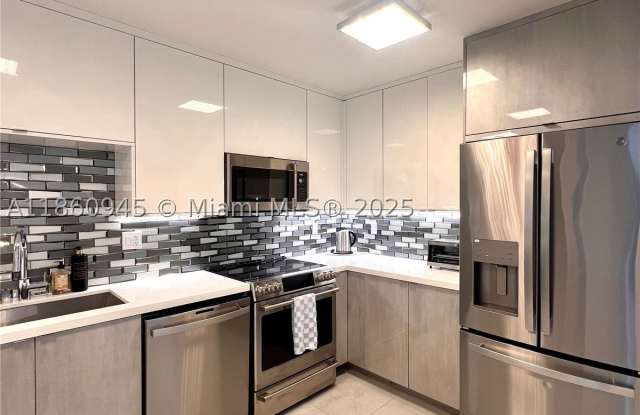 100 Bayview Dr Gallery 2