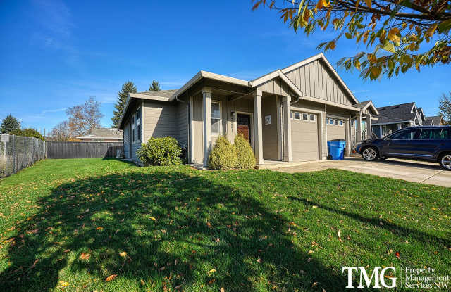 Modern Duplex with Open Layout in Washougal photos photos