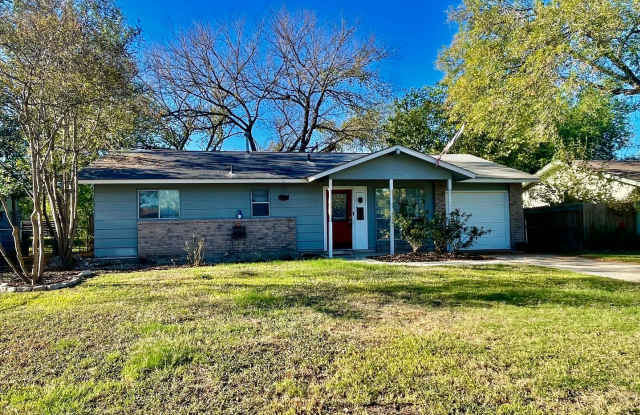 Charming 3 Bedroom Home w/ 1 Car Garage and Large Fenced Yard!! photos photos Charming 3 Bedroom Home w/ 1 Car Garage and Large Fenced Yard!! photos photos